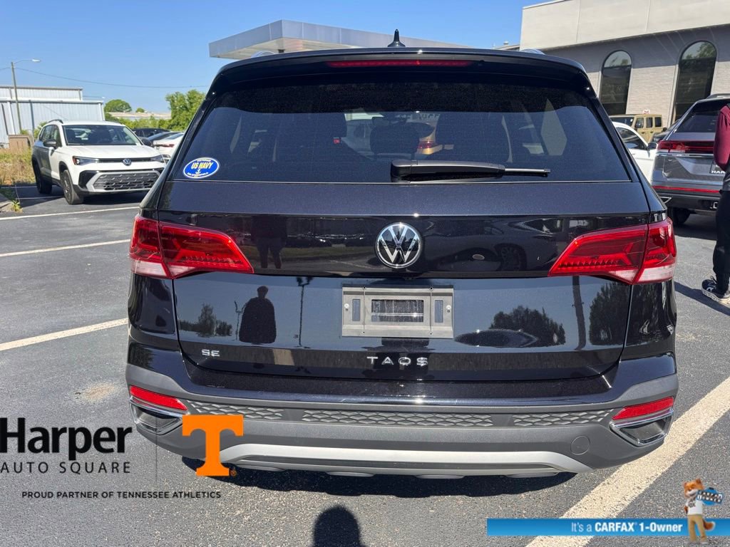 Used 2024 Volkswagen Taos SE FWD image 4