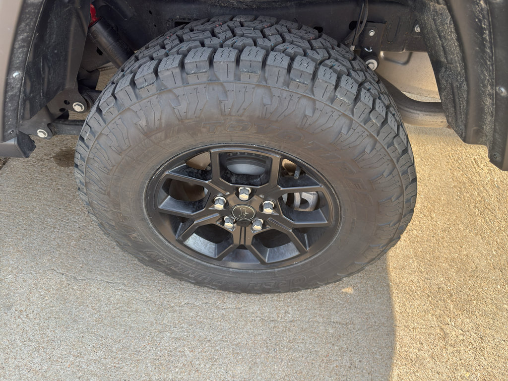 Used 2024 Jeep Gladiator Willys image 7