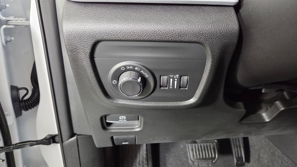 New 2025 Jeep Grand Cherokee Laredo w/ Luxury Tech Group I image 19