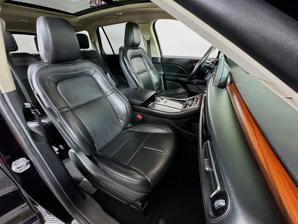 Used 2022 Lincoln Aviator Reserve AWD/4WD image 31