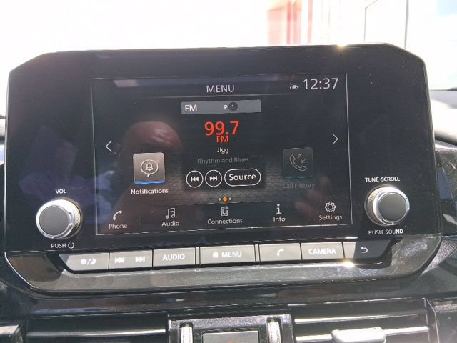 Certified 2025 Nissan Pathfinder SV w/ SV Premium Package FWD image 13