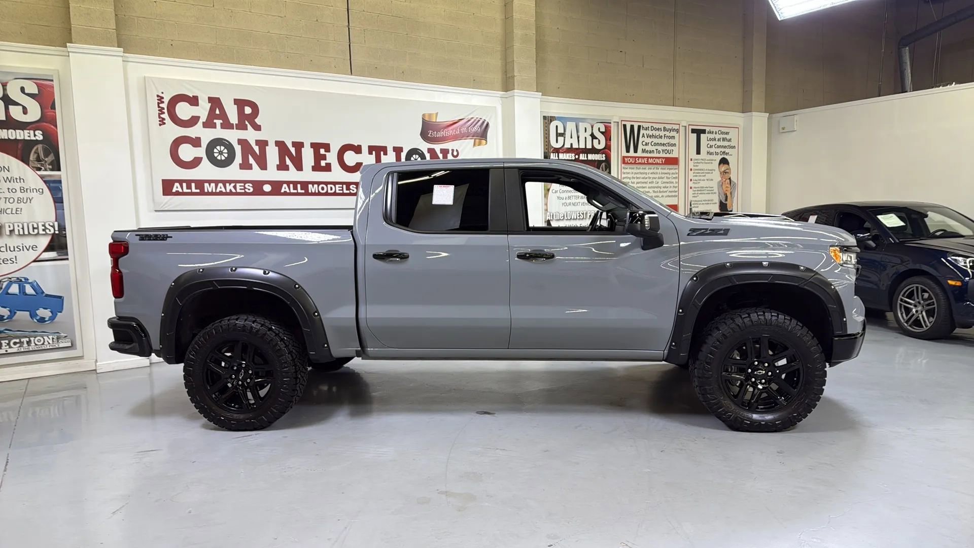 Used 2024 Chevrolet Silverado 1500 LT Trail Boss w/ LT Trail Boss Premium Package image 13