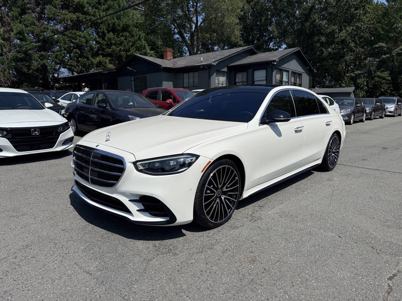 Used 2022 Mercedes-Benz S 580 4MATIC Sedan image 2