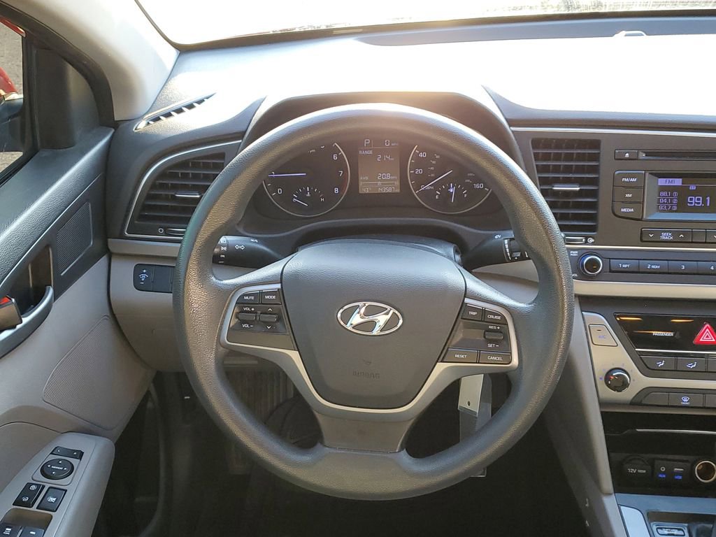 Used 2017 Hyundai Elantra SE image 24