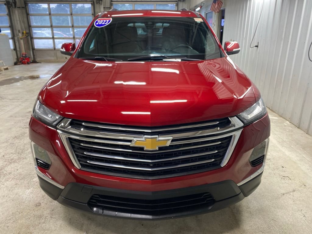 Used 2023 Chevrolet Traverse LT w/ LT Premium Package AWD/4WD image 5