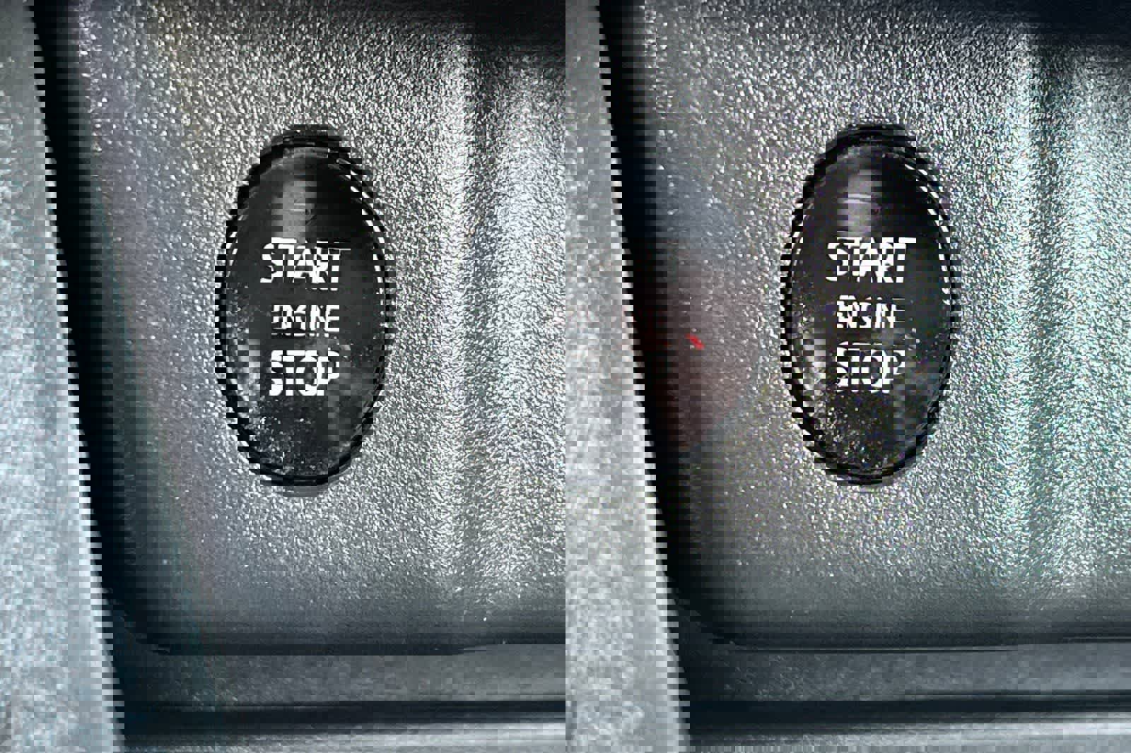 Certified 2025 Nissan Rogue SV image 27