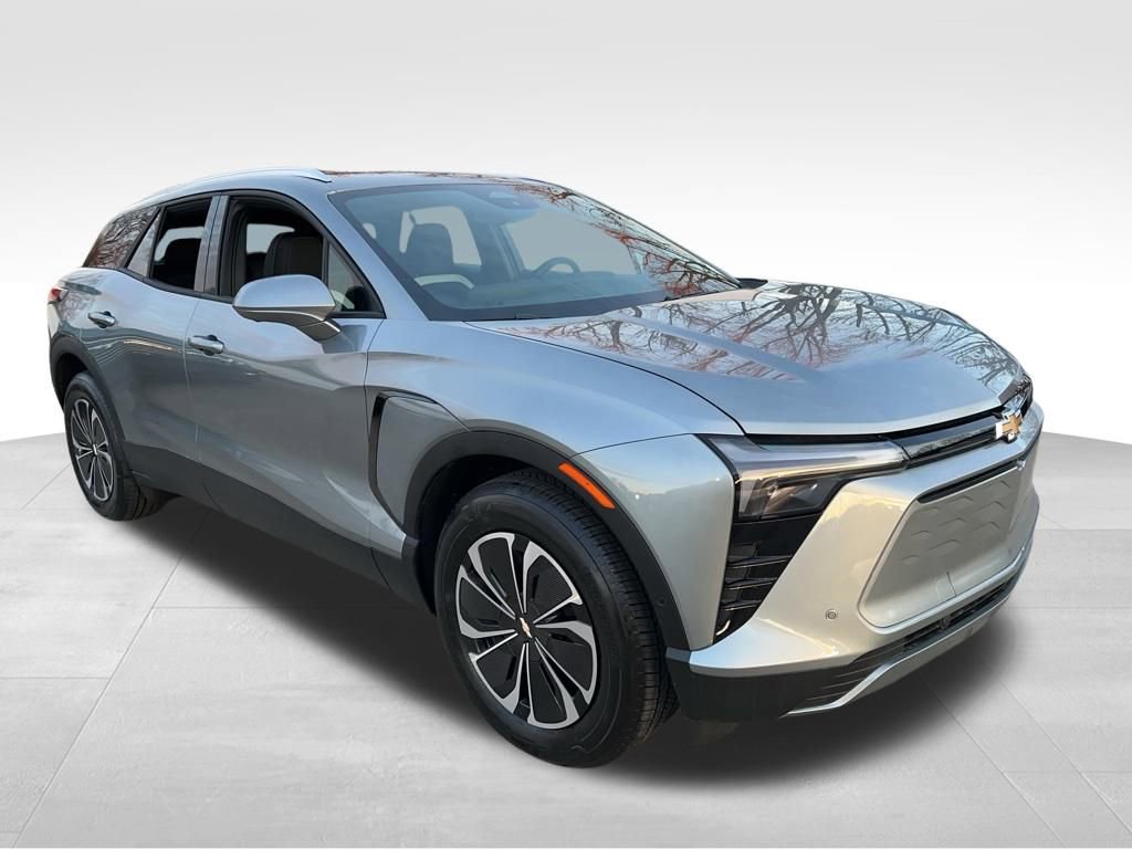 New 2025 Chevrolet Blazer EV LT w/ Super Cruise Package image 3