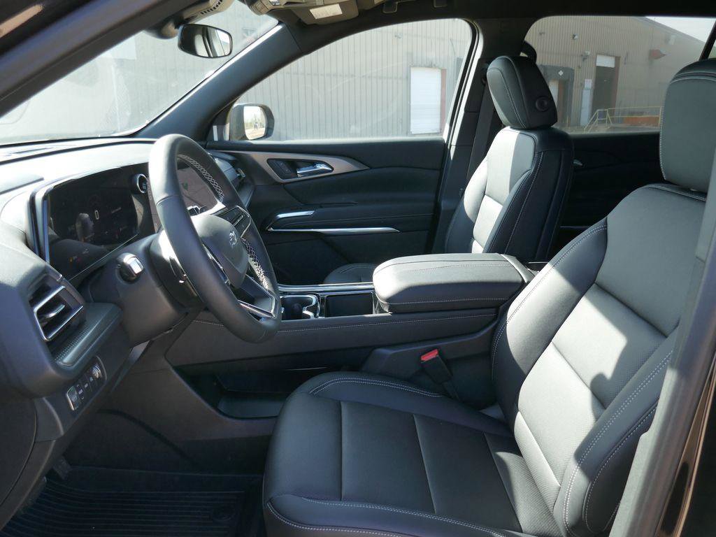 New 2026 Chevrolet Traverse LT w/ Midnight/Sport Edition AWD/4WD image 16