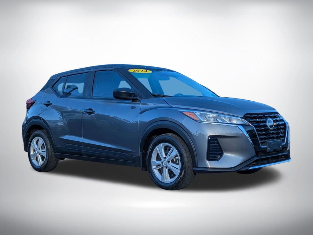 Used 2024 Nissan Kicks S image 2