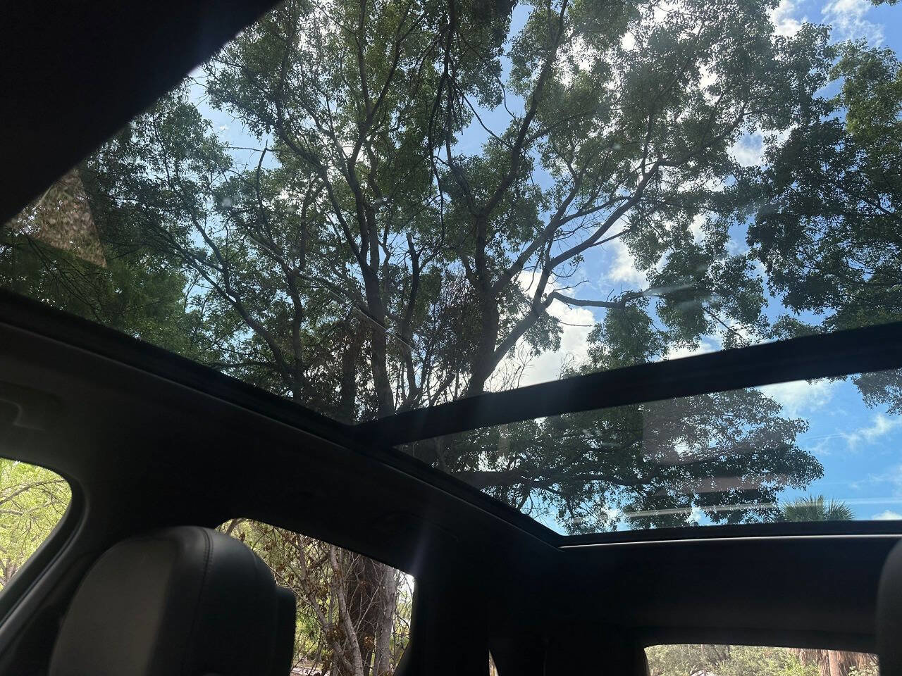 Used 2024 Porsche Cayenne image 24