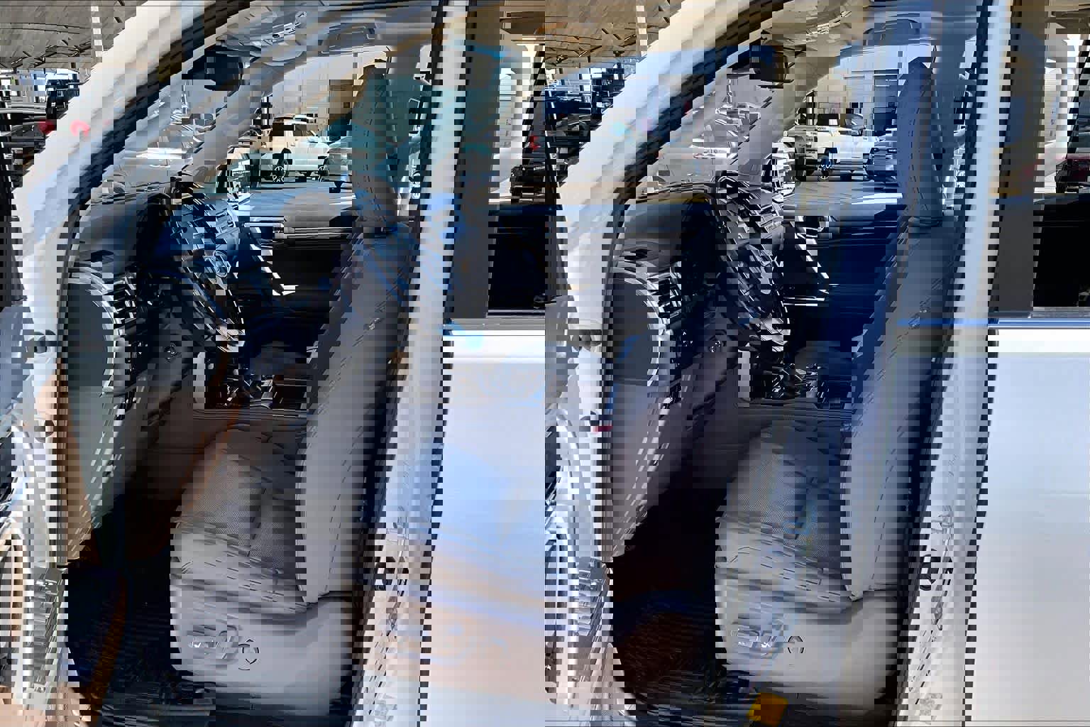 Used 2020 Lexus GX 460 Premium w/ Premium Package image 8