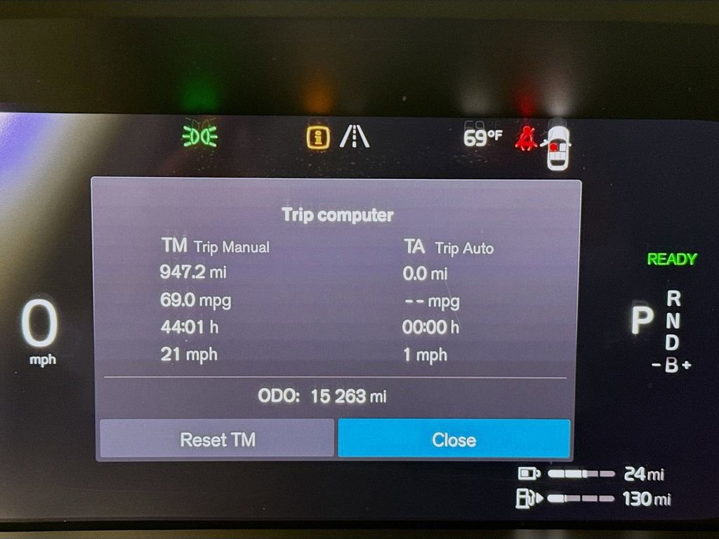 Used 2025 Volvo XC60 T8 Ultra w/ Protection Package Premier image 13