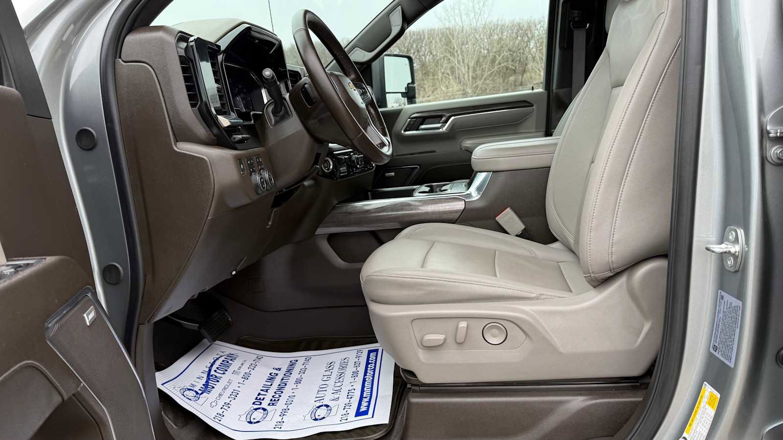 Used 2024 Chevrolet Silverado 3500 LTZ w/ LTZ Plus Package AWD/4WD image 7