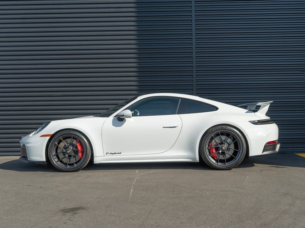 Used 2026 Porsche 911 Carrera GTS image 2