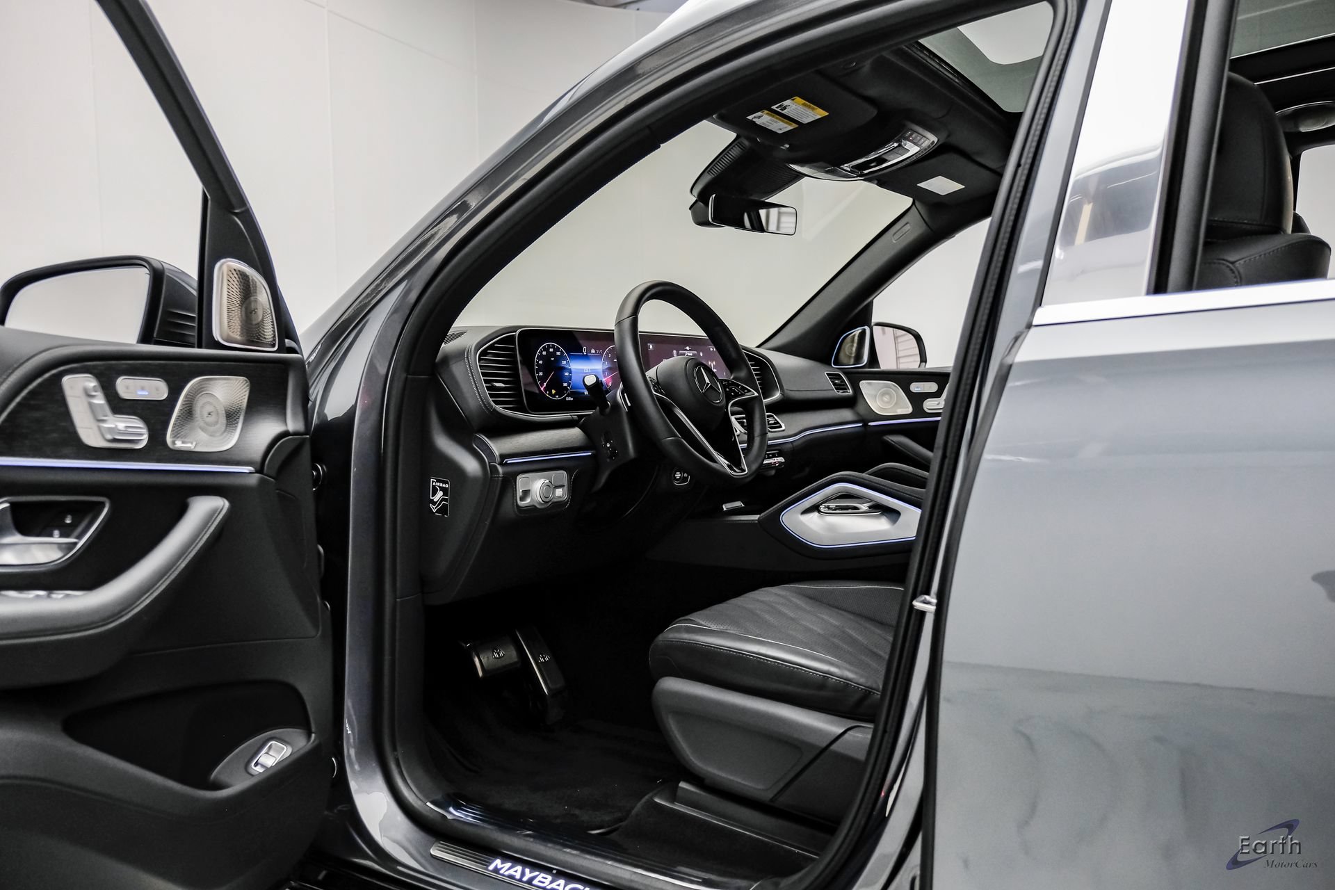 Used 2024 Mercedes-Benz Maybach GLS 600 4MATIC image 43