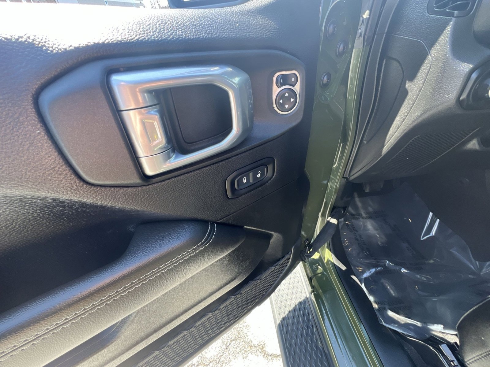Used 2021 Jeep Gladiator Overland w/ Popular Equipment Package image 15