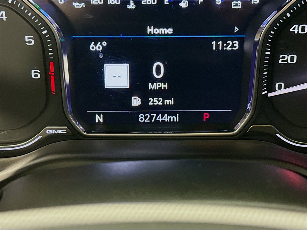 Used 2021 GMC Yukon Denali w/ Denali Premium Package image 13