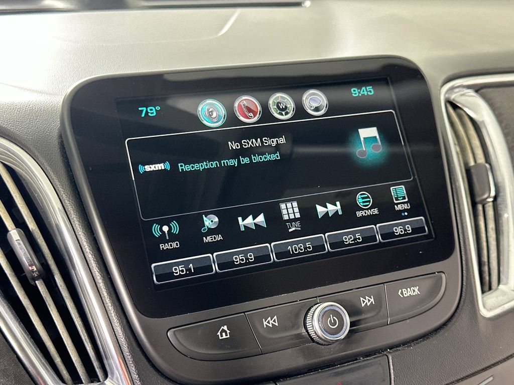 Used 2017 Chevrolet Malibu LT FWD image 28