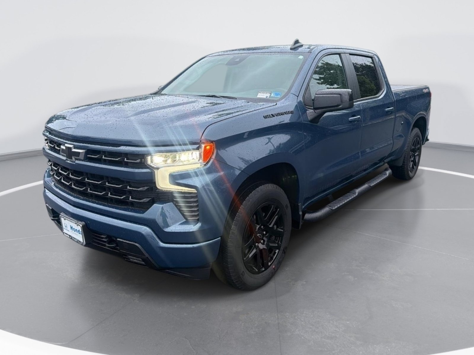 Used 2024 Chevrolet Silverado 1500 RST w/ Protection Package AWD/4WD image 3