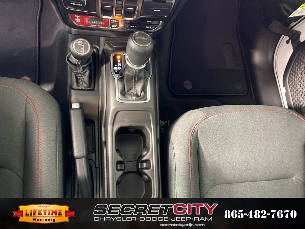New 2026 Jeep Gladiator Rubicon w/ Steel Power Dome Hood Package AWD/4WD image 25