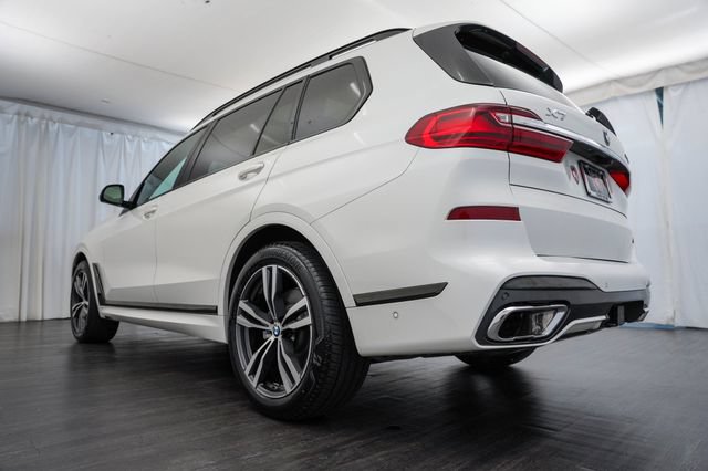 Used 2021 BMW X7 xDrive40i w/ M Sport Package AWD/4WD image 31