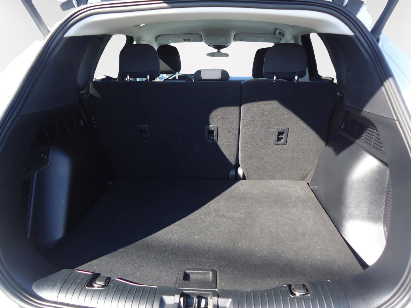 Used 2022 Ford Escape SE w/ SE Sport Appearance Package image 31