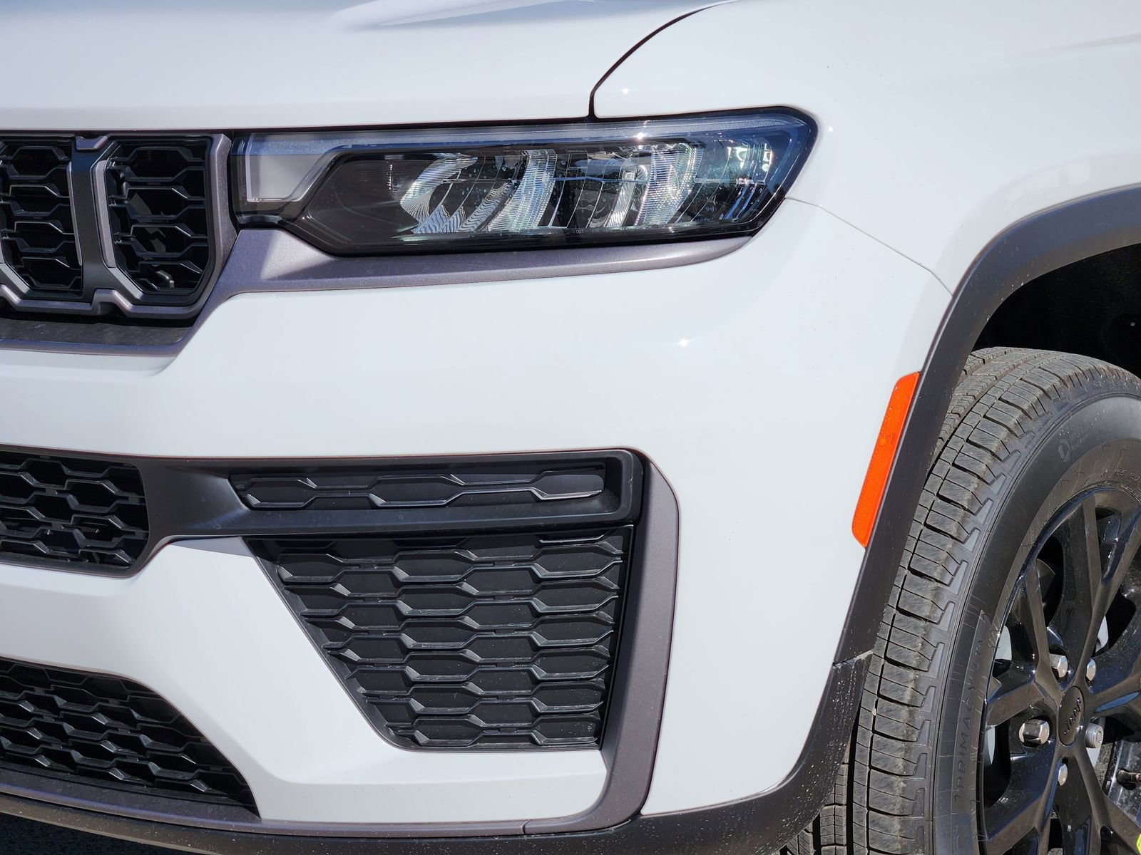 New 2026 Jeep Grand Cherokee Altitude AWD/4WD image 8