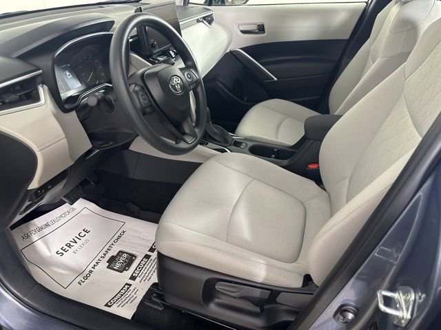 Used 2025 Toyota Corolla Cross L AWD/4WD image 14