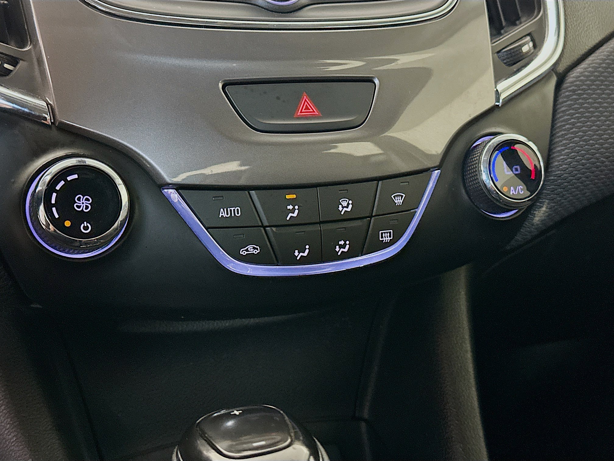 Used 2019 Chevrolet Cruze LT FWD image 22