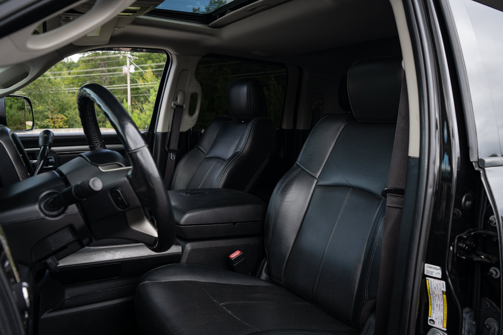 Used 2018 RAM 2500 Laramie w/ Sport Appearance Group AWD/4WD image 15
