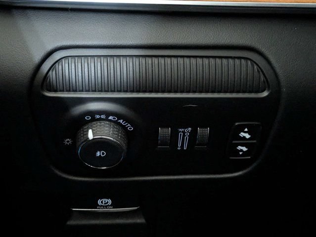 Used 2022 Jeep Grand Wagoneer Series III w/ Rear Seat Video Group 1 AWD/4WD image 27