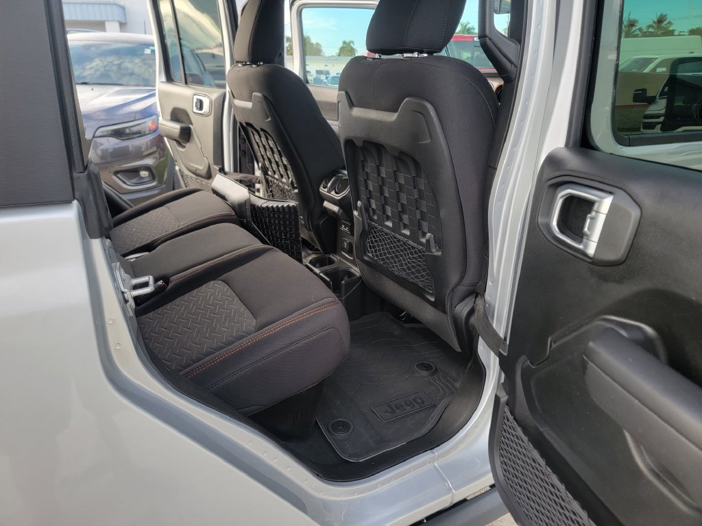 Used 2023 Jeep Gladiator Mojave w/ Trailer Tow Package AWD/4WD image 15