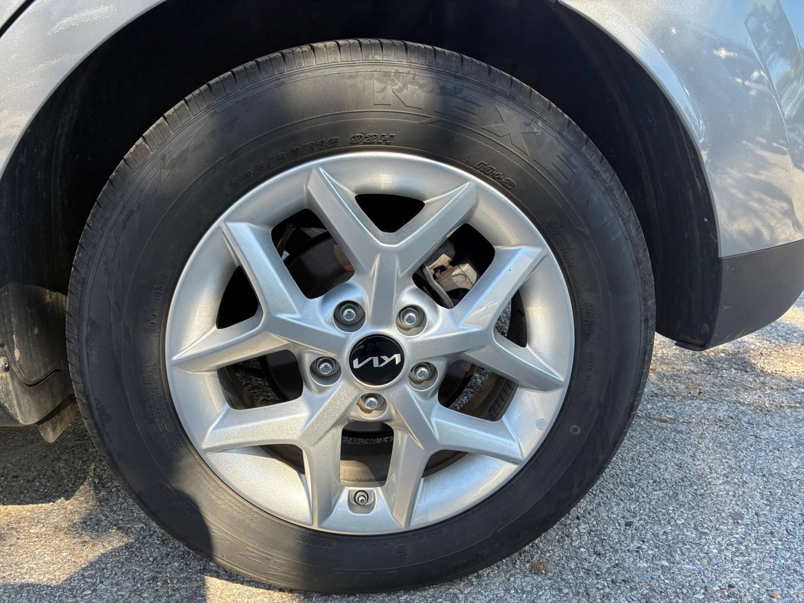 Used 2025 Kia Soul LX w/ LX Technology Package FWD image 24