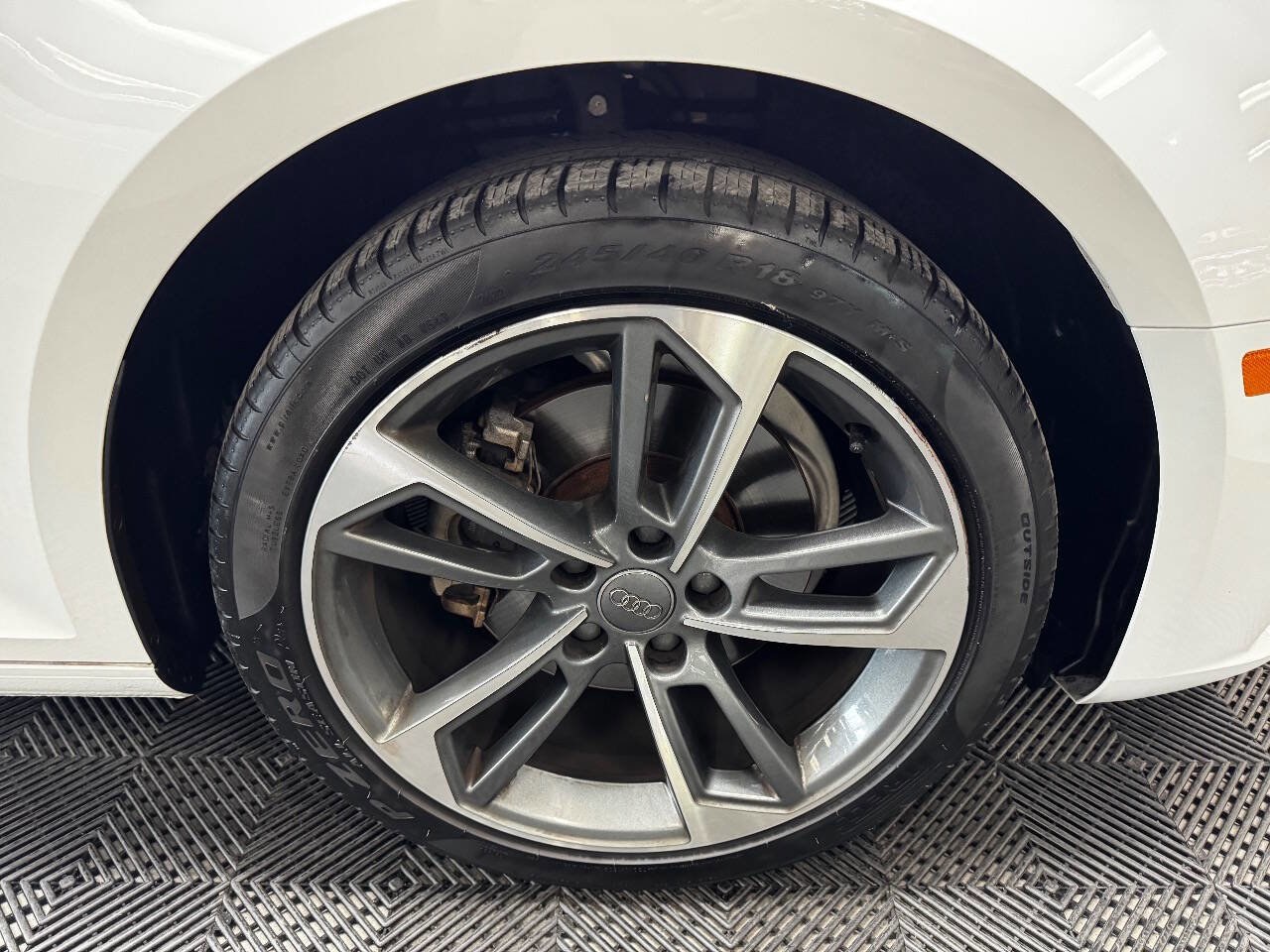 Used 2019 Audi A4 2.0T Premium image 16