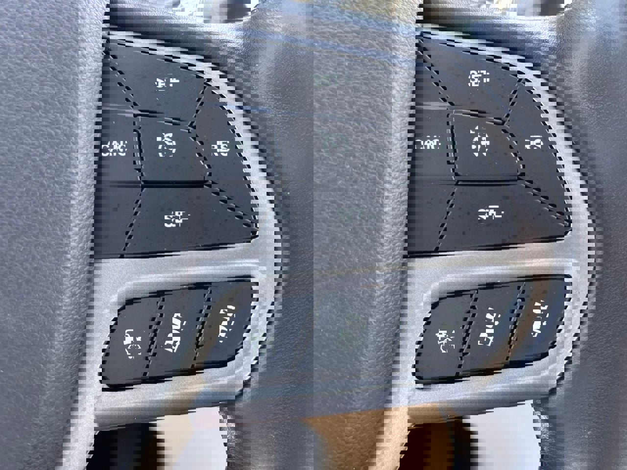 Used 2020 Jeep Cherokee Limited w/ Technology Group image 26