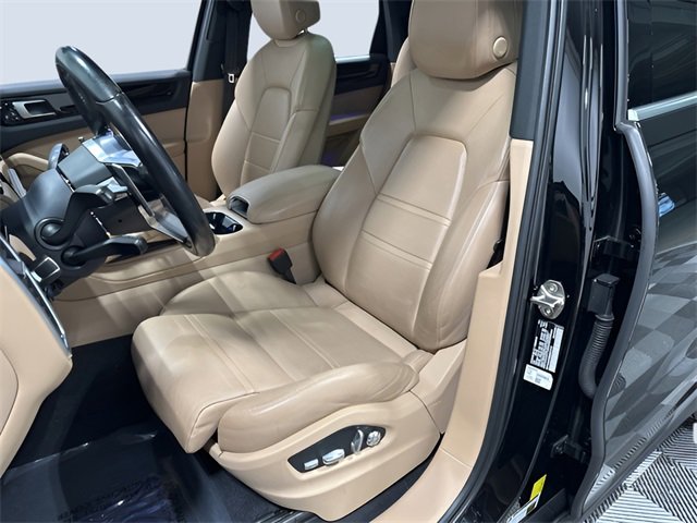 Used 2021 Porsche Cayenne image 30