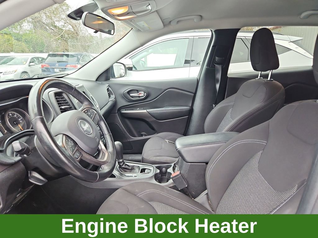 Used 2020 Jeep Cherokee Latitude w/ Cold Weather Group FWD image 8