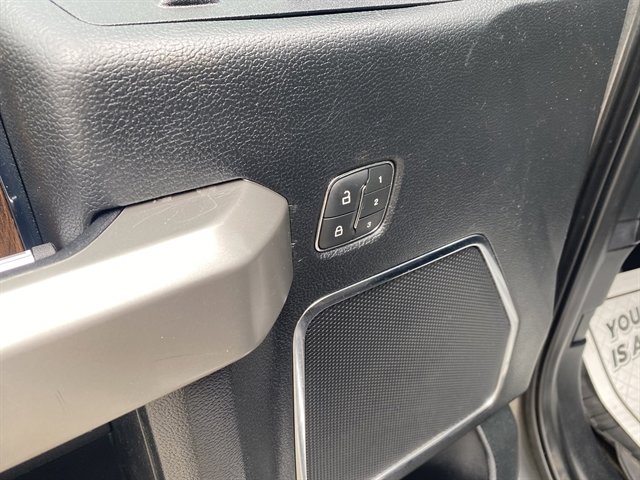 Used 2020 Ford F150 Lariat image 22