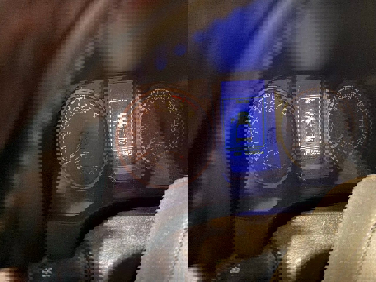 Used 2017 Toyota Tacoma TRD Sport w/ Tow Package image 5