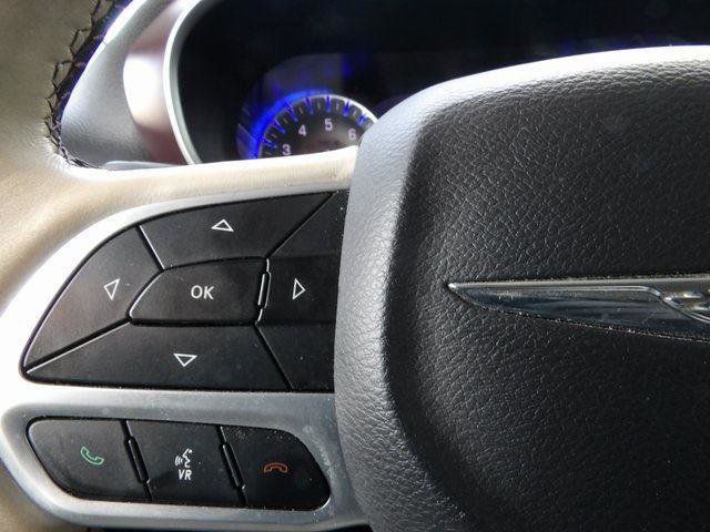 Used 2018 Chrysler Pacifica Limited w/ Tire & Wheel Group image 50