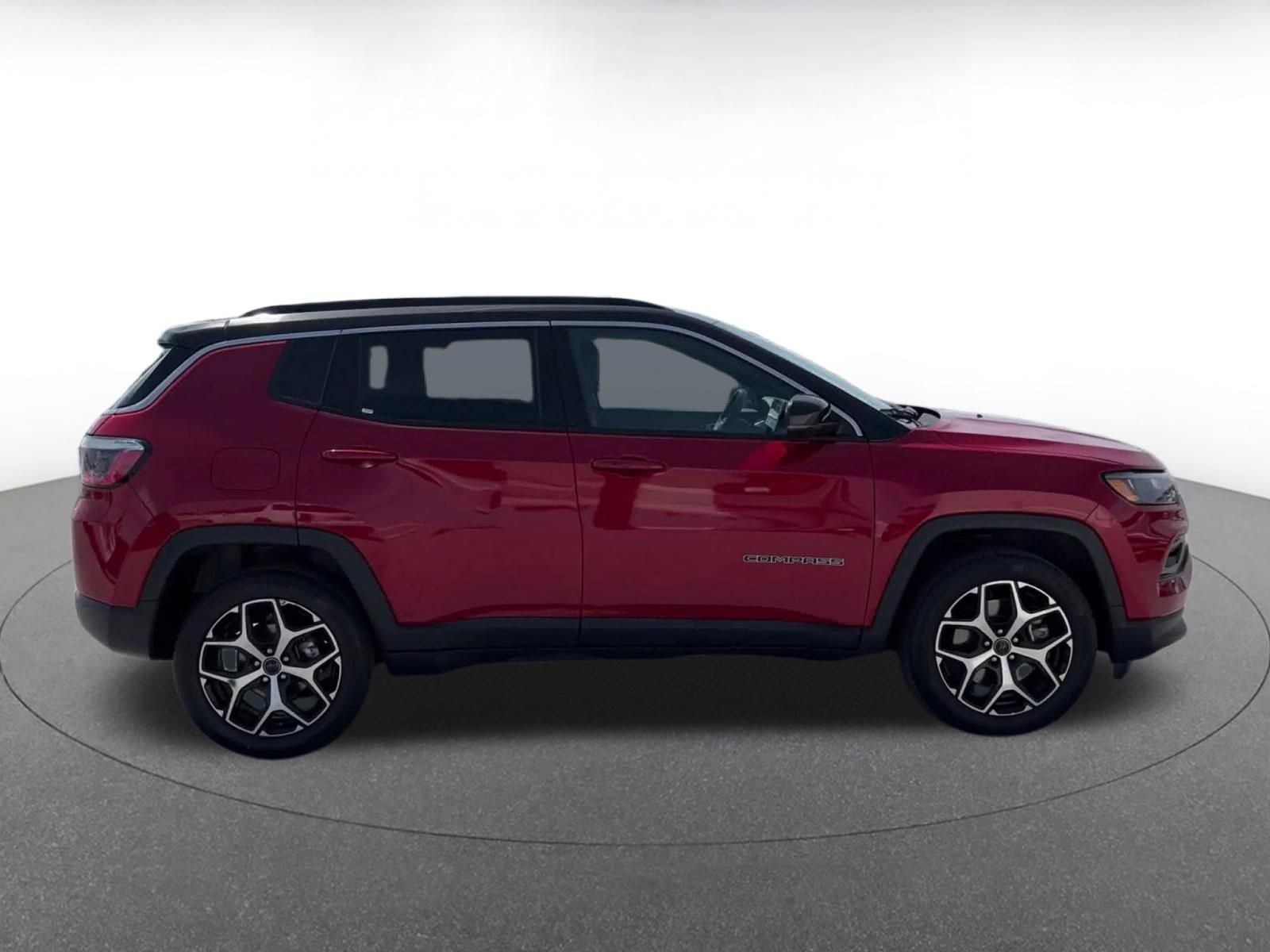 Used 2025 Jeep Compass Limited AWD/4WD image 16