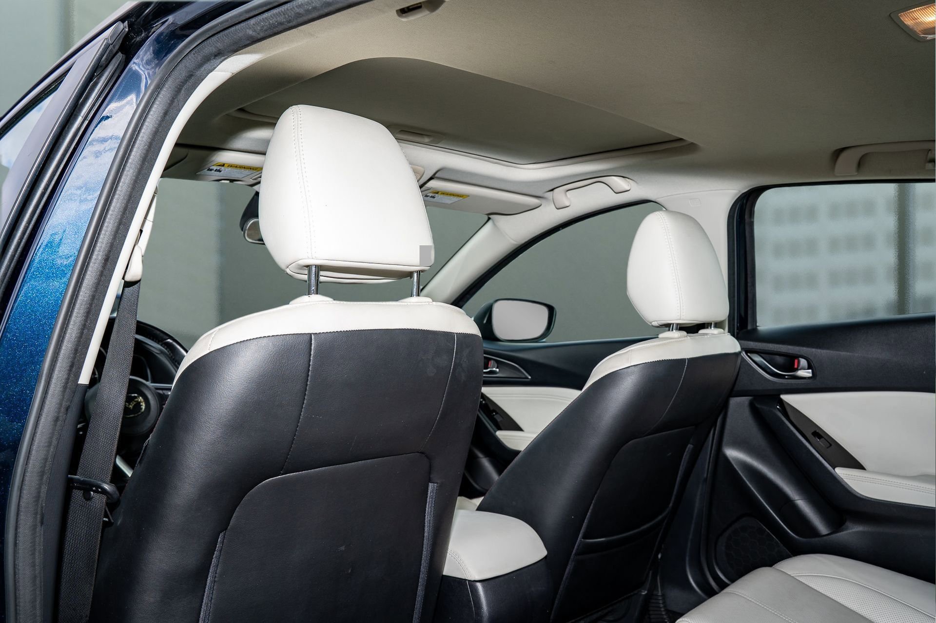 Used 2018 MAZDA MAZDA3 Grand Touring image 12