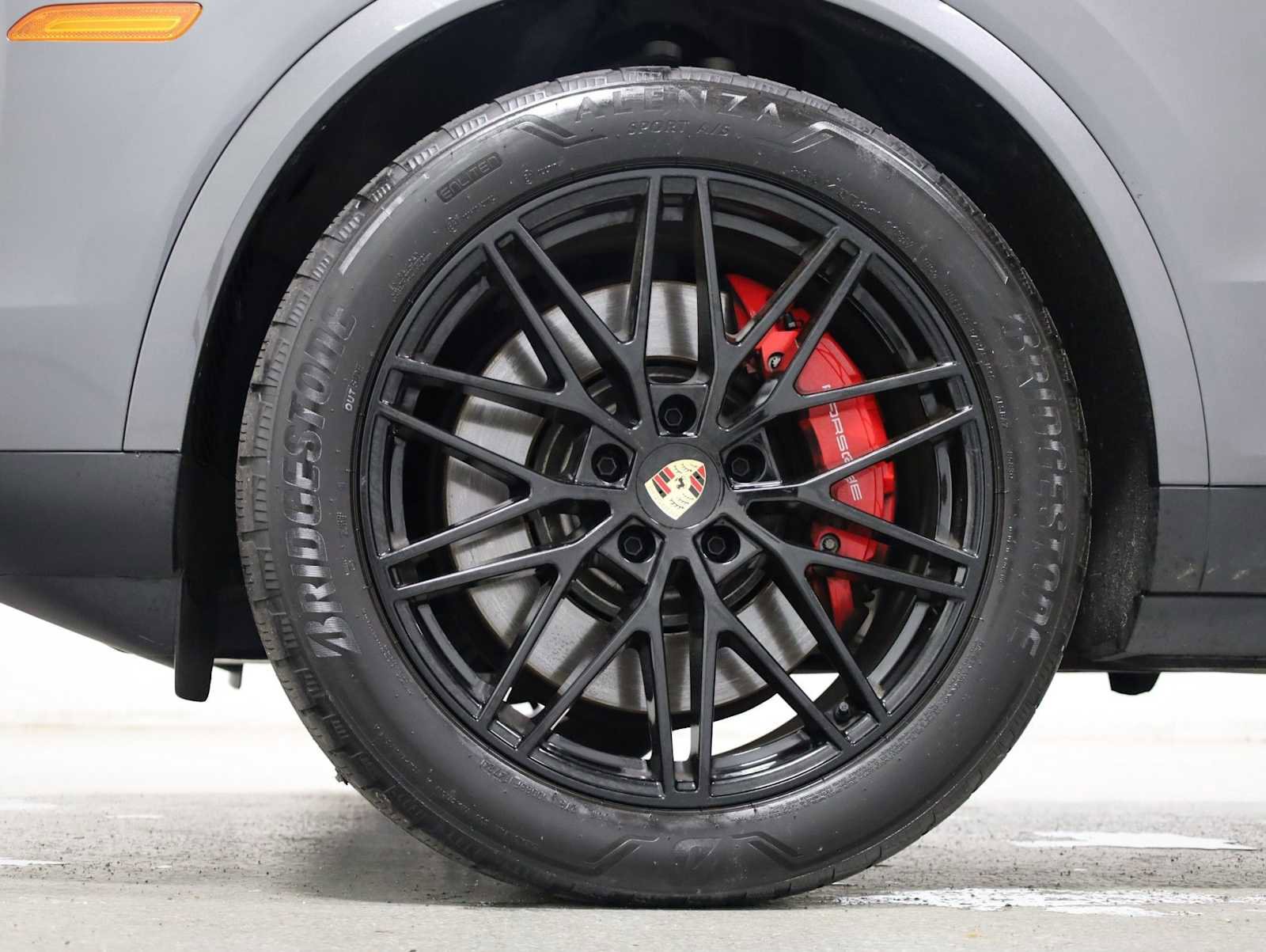 Used 2024 Porsche Cayenne S AWD/4WD image 40