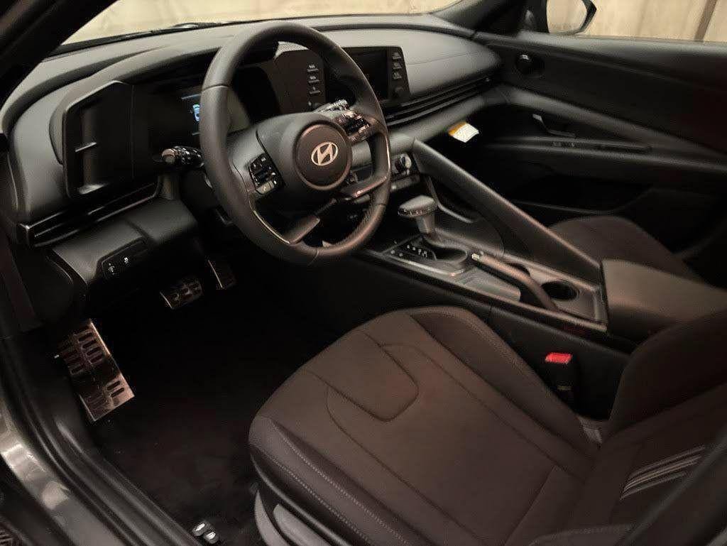 New 2026 Hyundai Elantra Sport FWD image 11