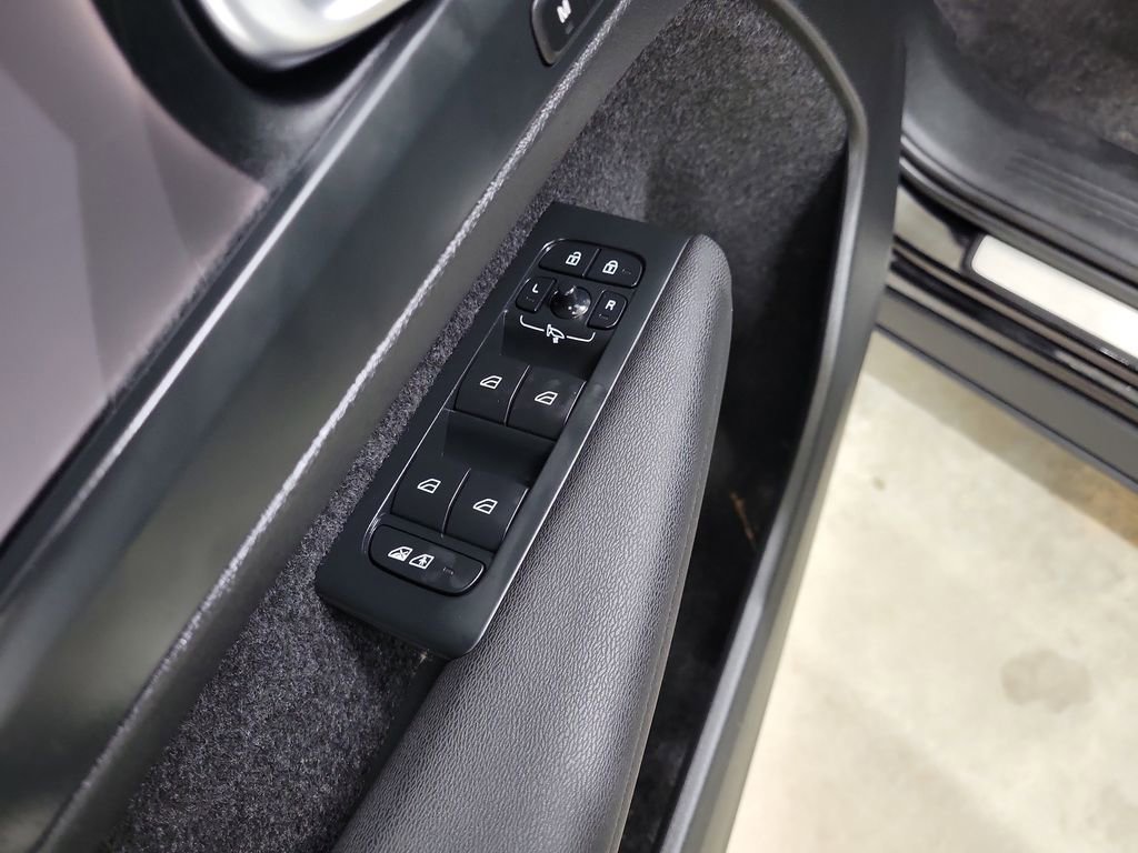 Certified 2023 Volvo XC40 Recharge Plus w/ Protection Package Premier image 22