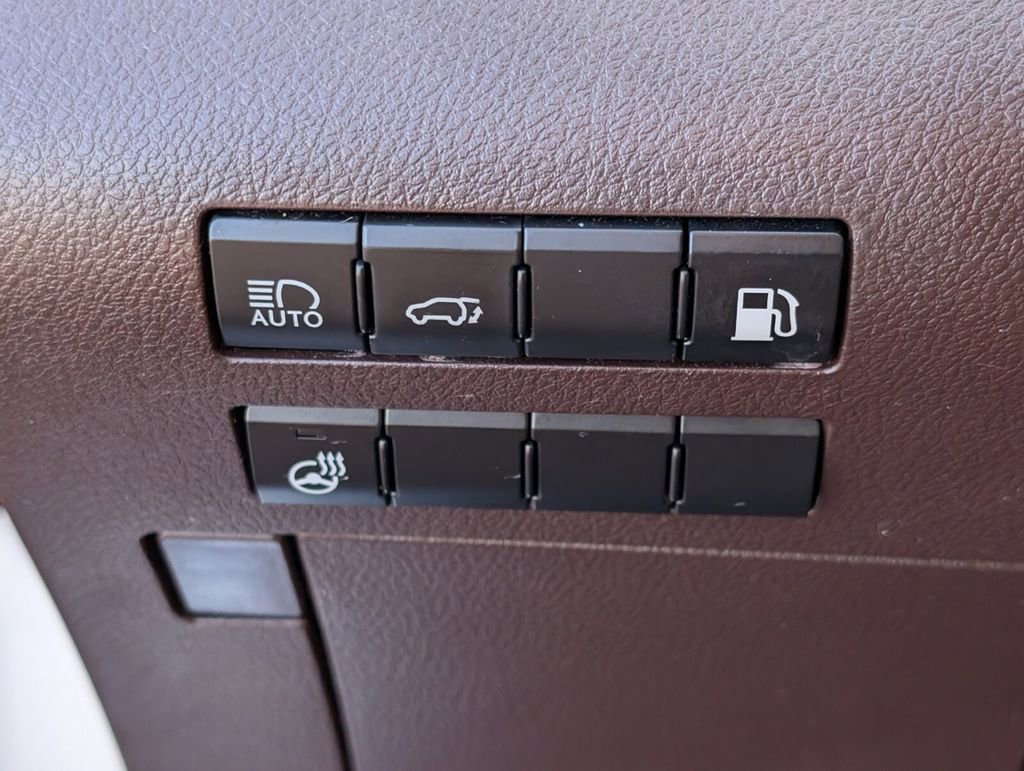 Used 2017 Lexus RX 450h AWD image 33