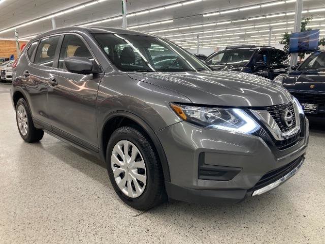 Used 2017 Nissan Rogue S image 3