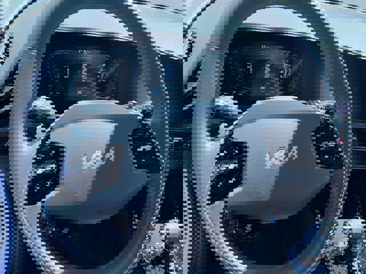 Certified 2023 Kia Niro EX image 17