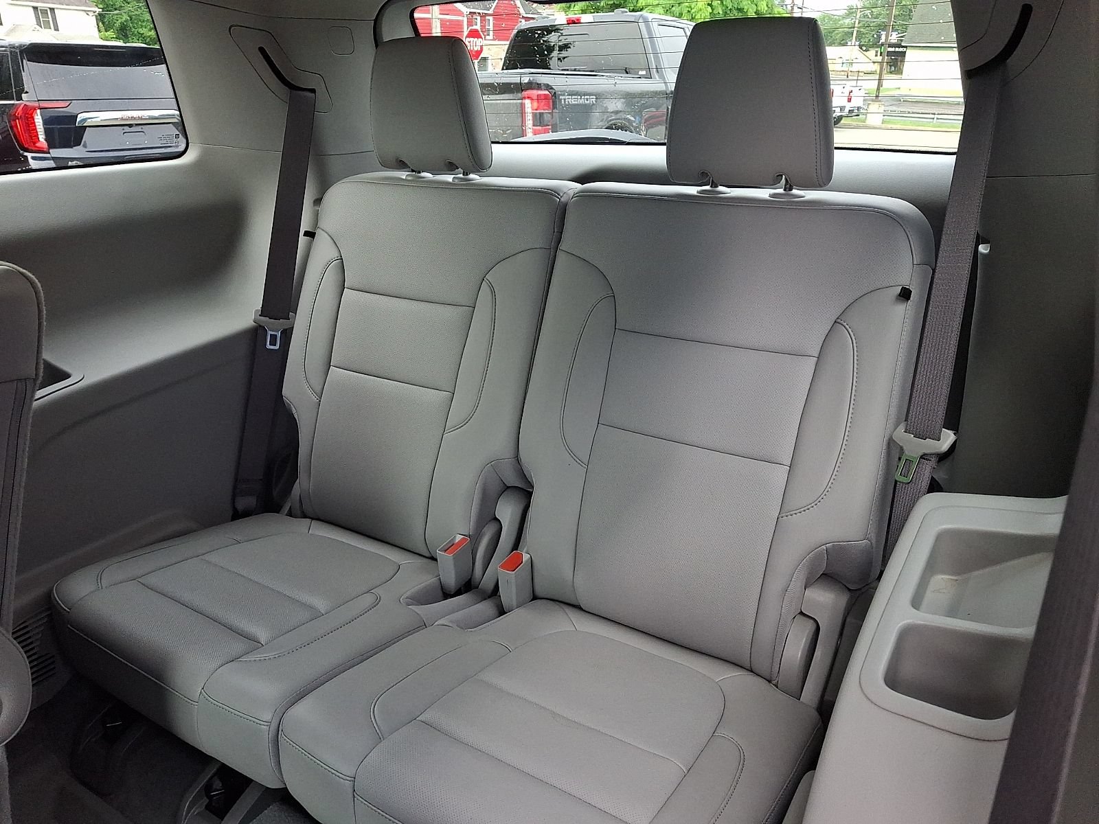 Used 2023 GMC Acadia SLT w/ Technology Package AWD/4WD image 10