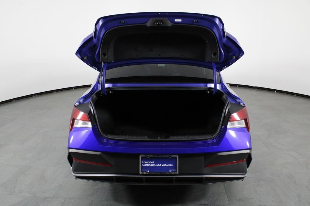 Certified 2024 Hyundai Elantra SEL FWD image 17